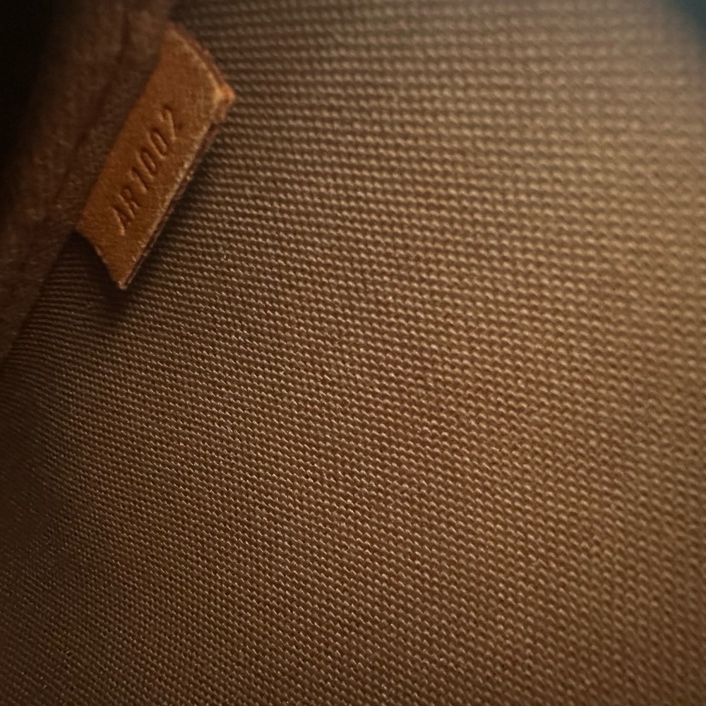 Louis Vuitton Monogram Brown Shoulder Bag - Picture 5 of 10